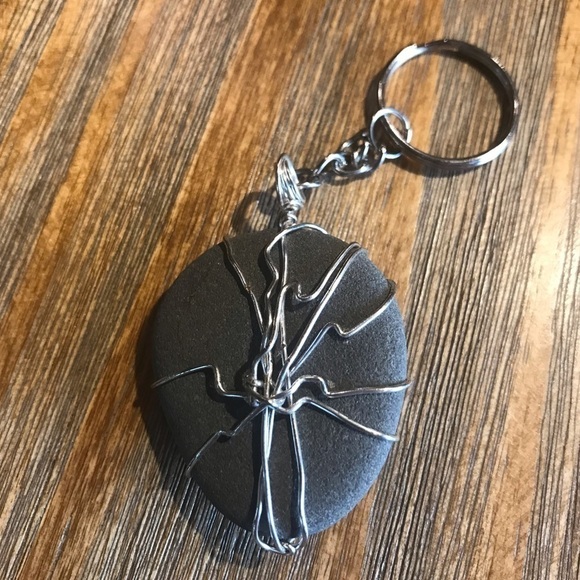 Handcrafted wire wrapped stone keychain - Picture 6 of 7